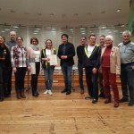 Die Skifreunde freuen sich &uuml;ber die Ehrung durch B&uuml;rgermeister Mario Dahm.