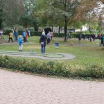 Rege Teilnahme am Minigolf-Turnier